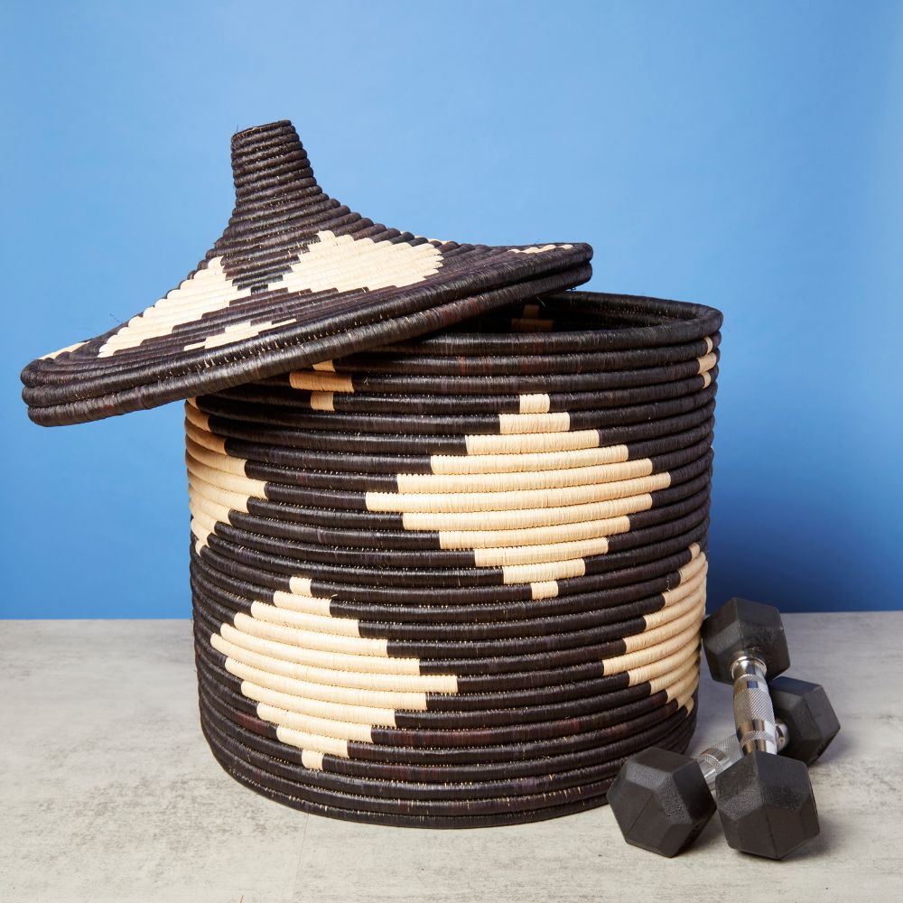19" Small Black Diamond Woven Storage Hooded Lid Basket
