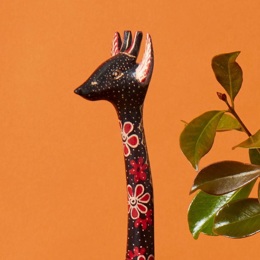 Short Batik Giraffe Statue
