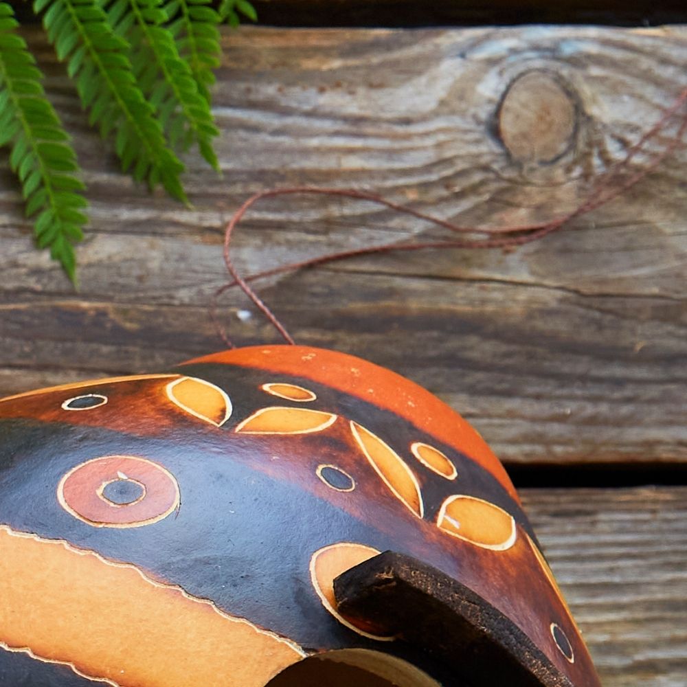 Leaves Motif Gourd Bird House